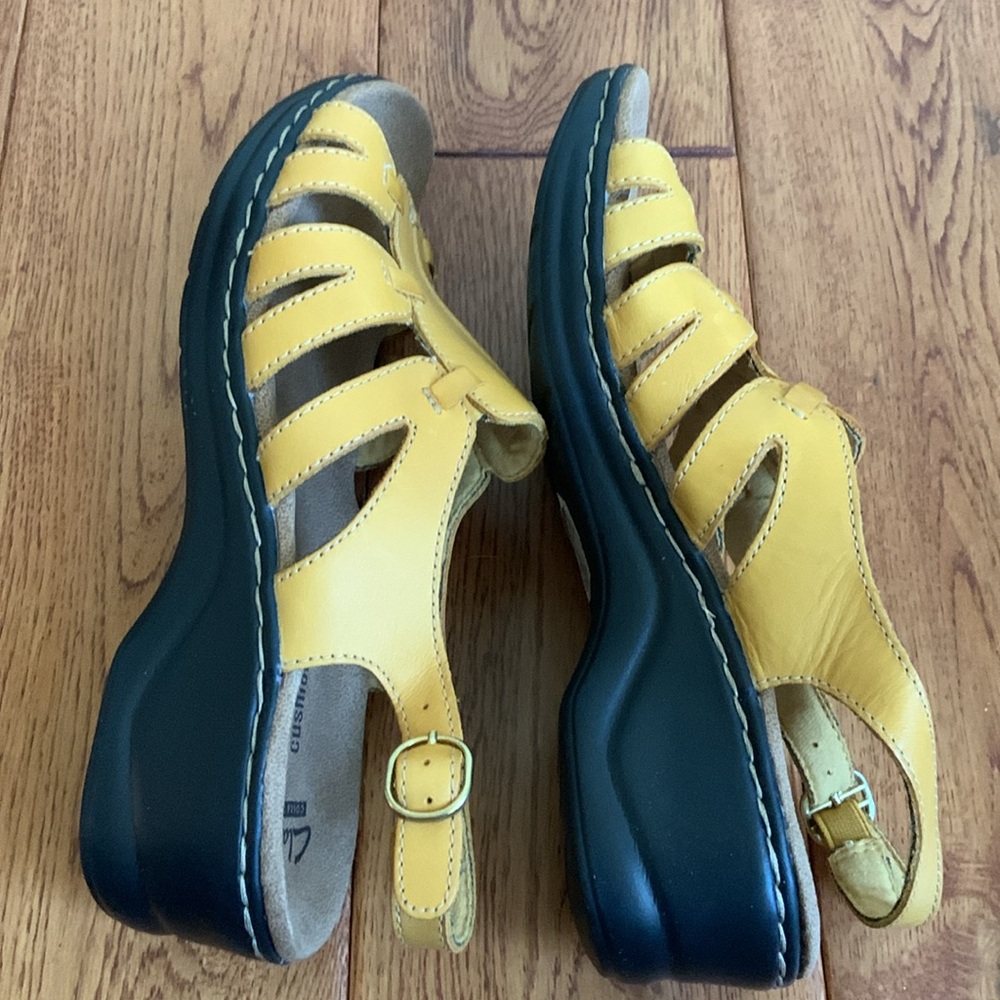 Clarks Sandal Lexi Yellow/Marigold Size 7.5 - Picture 4 of 4